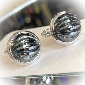 💕Beautiful Vintage Faceted Hematite Shields Cufflinks💕